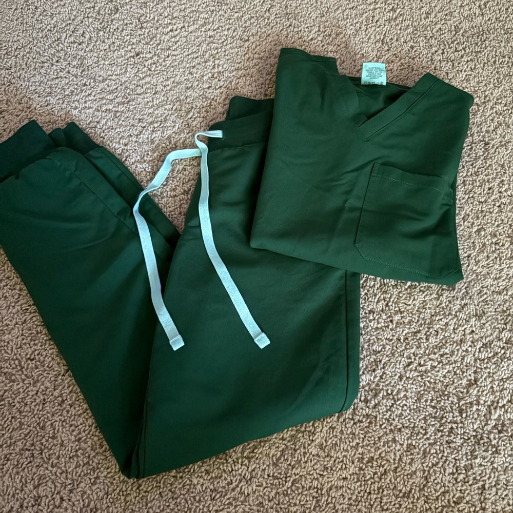 Green Scrub Set with Pocket